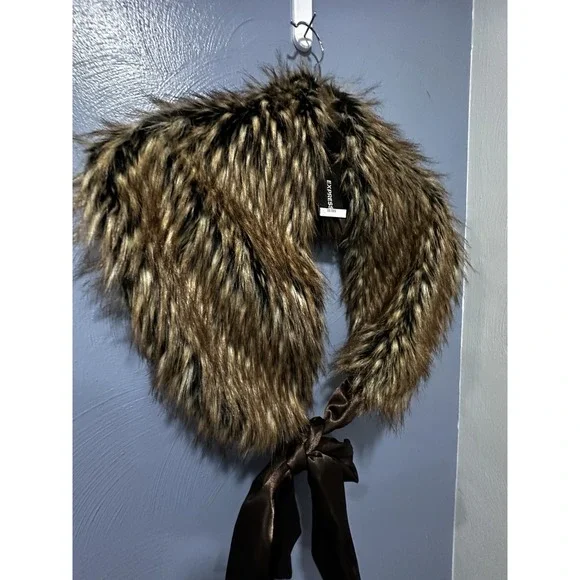 Express Faux Fur Shawl Scarf Wrap Luxury Dressy Classy - Picture 2 of 11